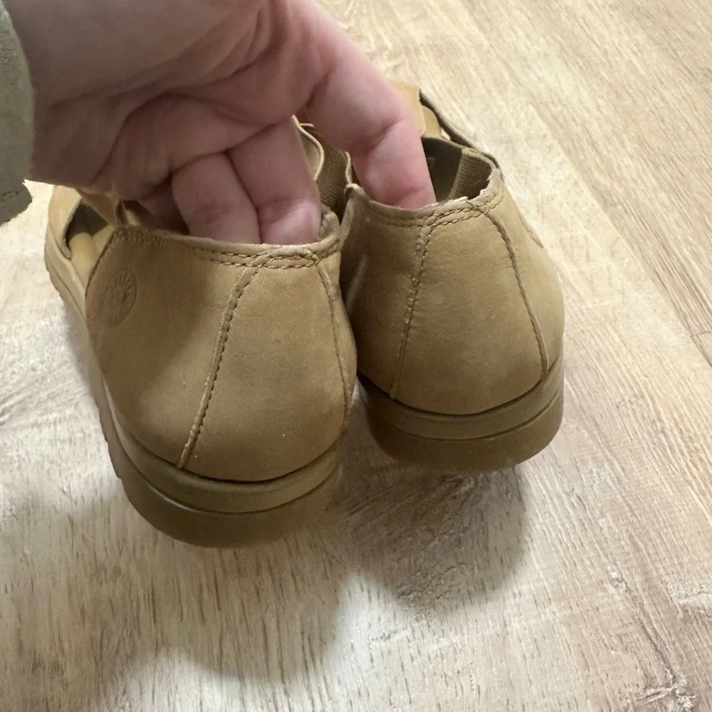 EARTH‎ | Women's Tan Leather Elastic Strappy Fisherman Cadged Sandals, Size 6.5